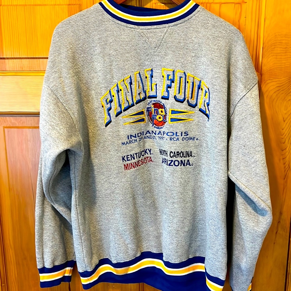 Vintage NCAA basketball Final Four 1997 size XL embroidered sweater.